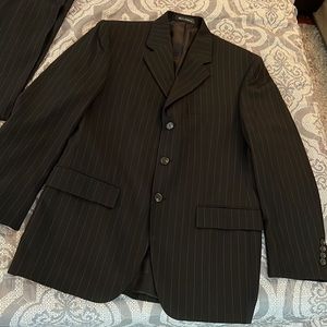 Chaps Men’s Charcoal Suit